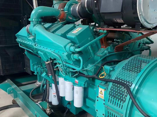 三明更换100kW柴油发电机组机油时，需要注意哪些事项？